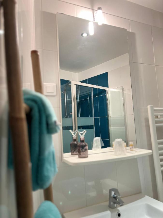 L'Harmony Hotell Saint-Arnoult-en-Yvelines Exteriör bild